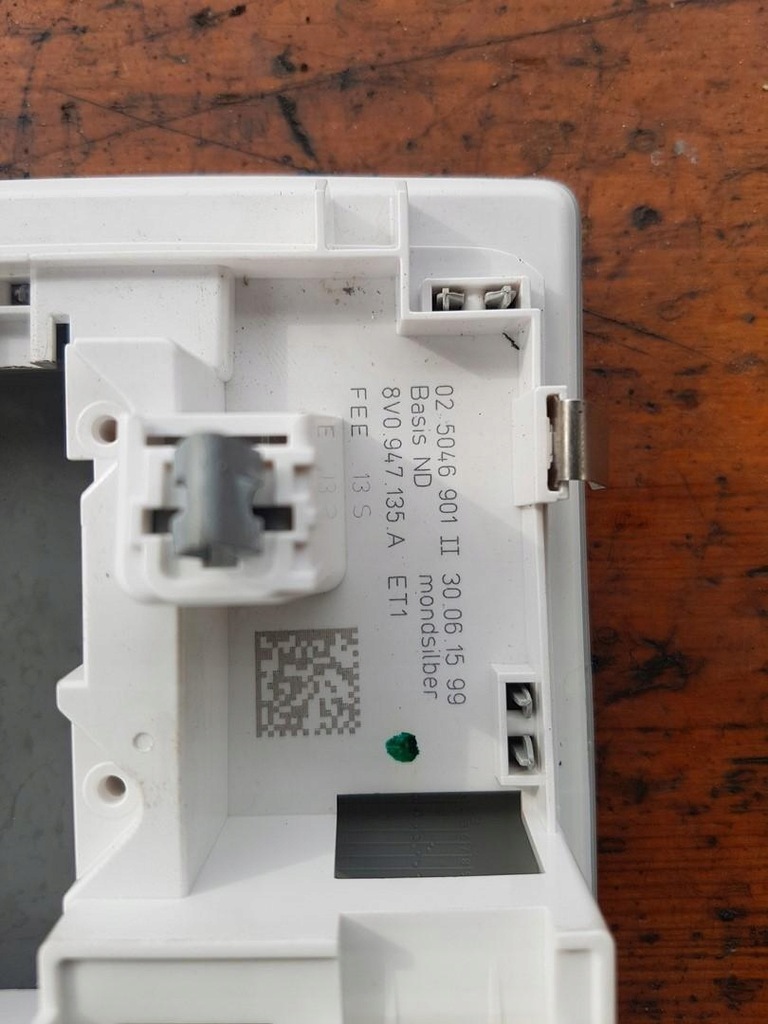 фото №5, Лампа потолочный audi a3 8v 8v0947135a