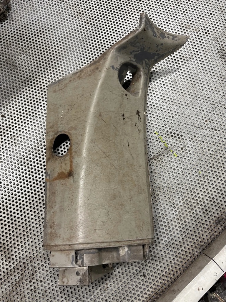 фото №2, Защита порог правая trafic ii 8200006167