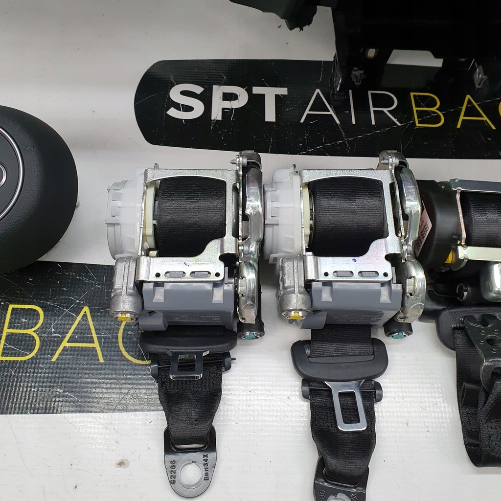 фото №8, Tt 8s приборная панель консоль подушки безопасности ремни подушка безопасности