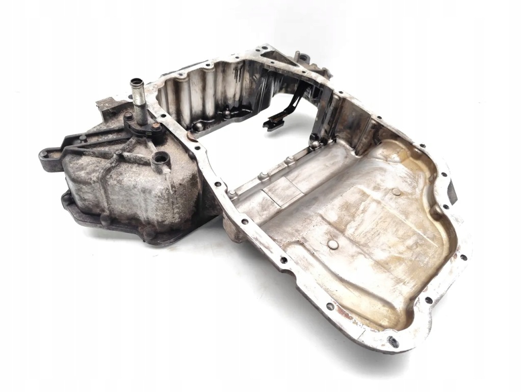 Купити Lexus is піддон масляна 220d дизель 130kw 177 hp 12111-26030 2006 седан