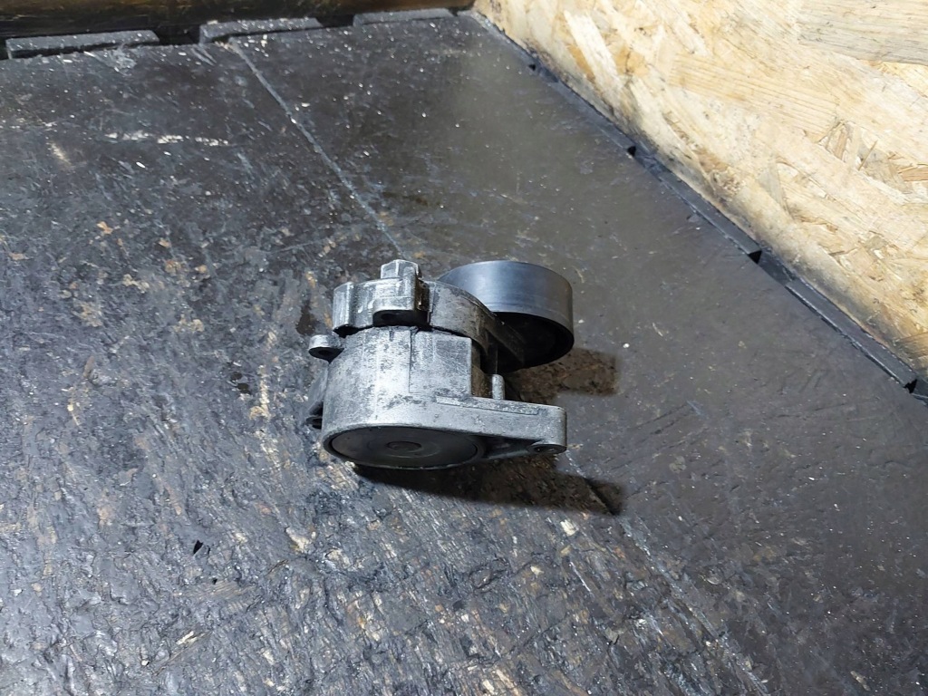 Натяжитель ролик ремень bmw 5 e39 1427252 f-22390 Цена