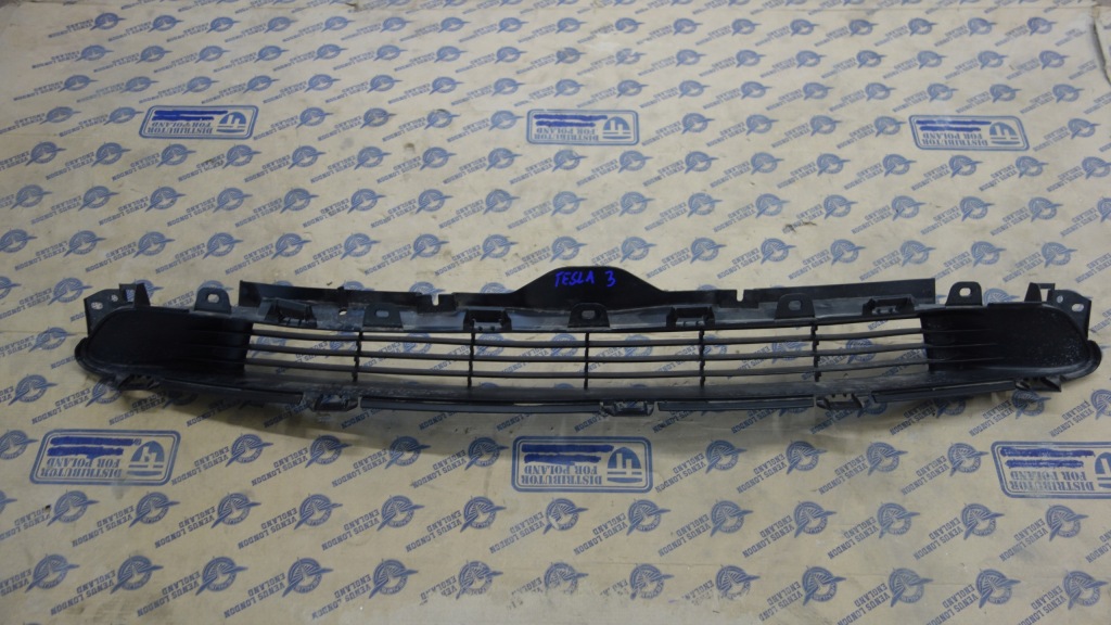 Купить Решётка бампера перед tesla 3