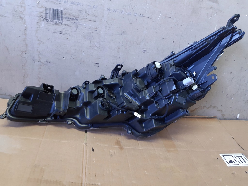 фото №9, Лампа перед правый передняя corolla e21 full led