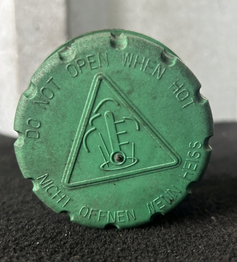 Купити Кришка бака рідина охолоджуючий mercedes actros mp4 a6295010015