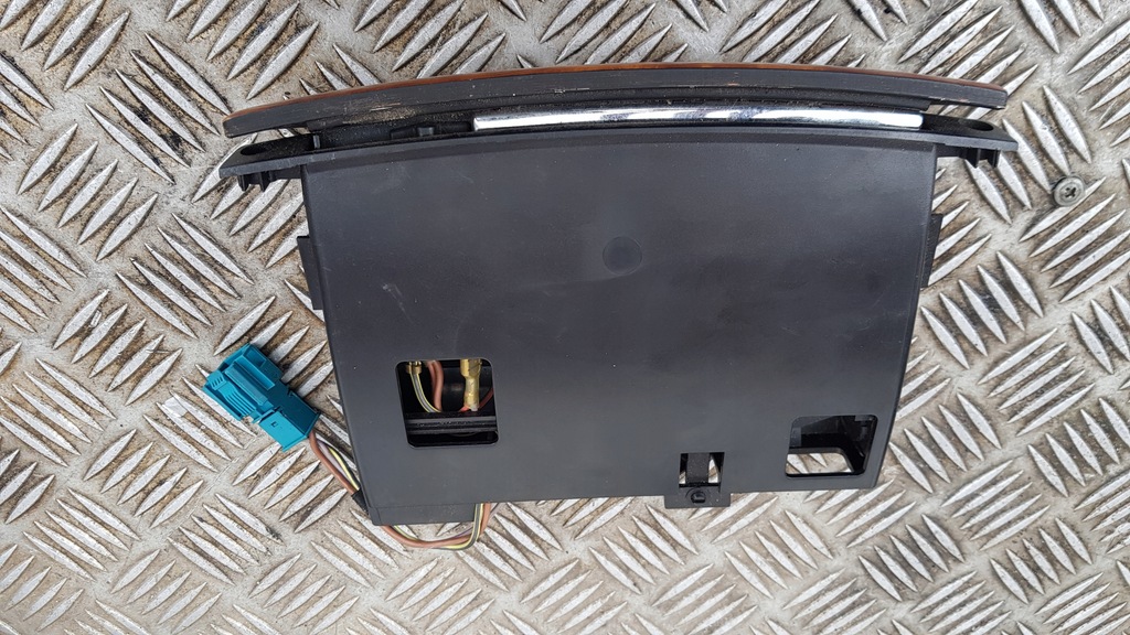 фото №10, Mercedes w211 попільничка бардачок drewno