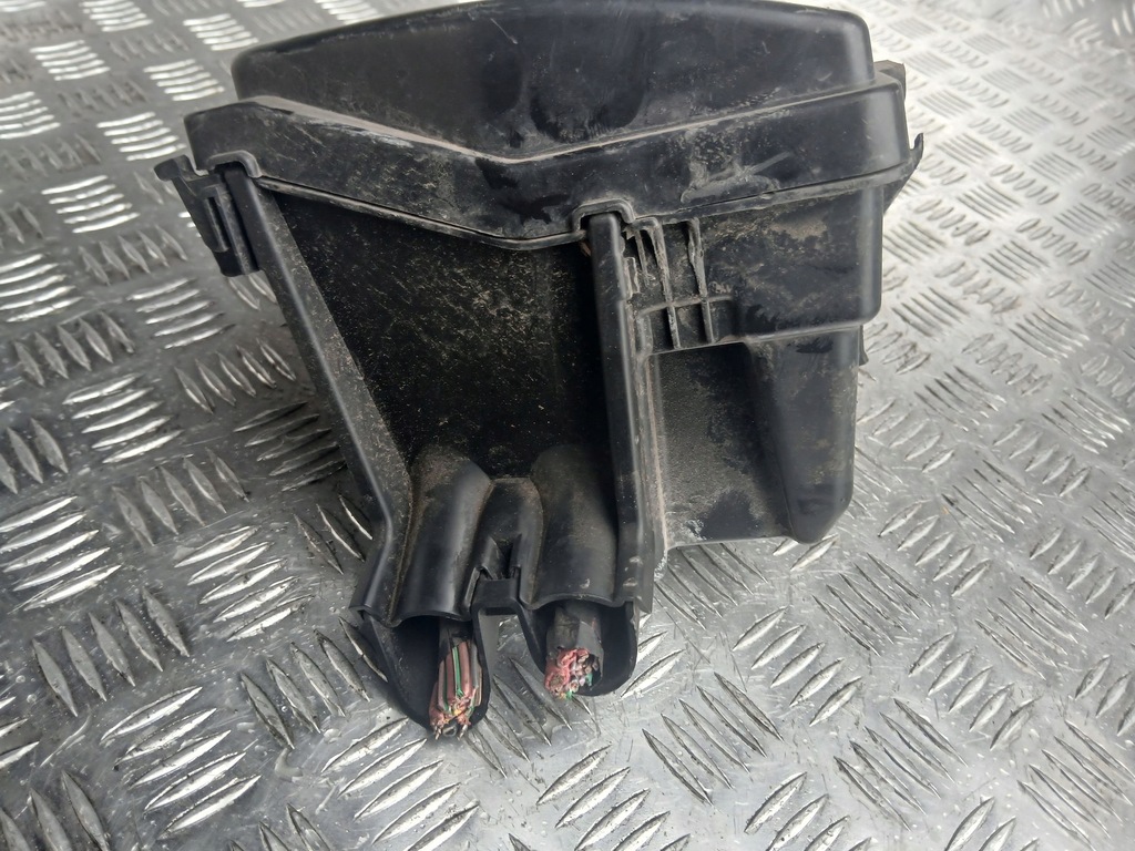 фото №9, Dacia sandero ii корпус коробка предохранителей 243809584r