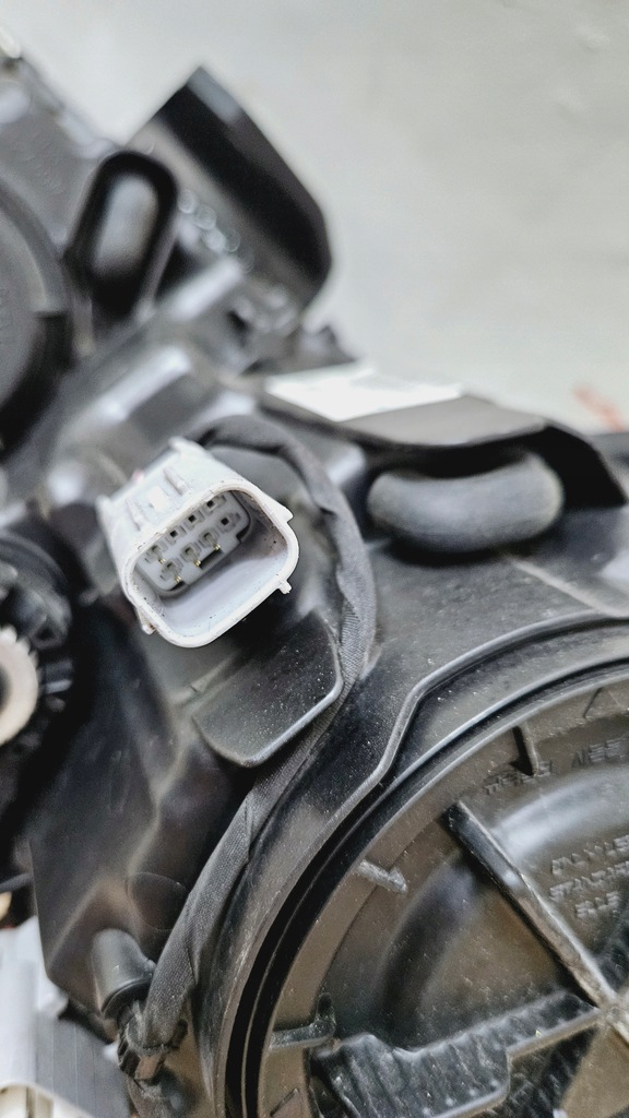 фото №13, Лампа перед права mitsubishi outlander iii lift