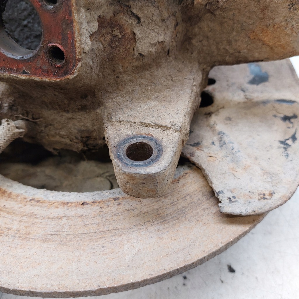 фото №10, Suzuki jimny поворотный кулак левая перед + диск