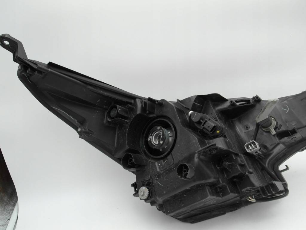 Toyota avensis t27 рестайлинг  led линза фонарь  передняя левая koito 05-36 nr72 Доставка