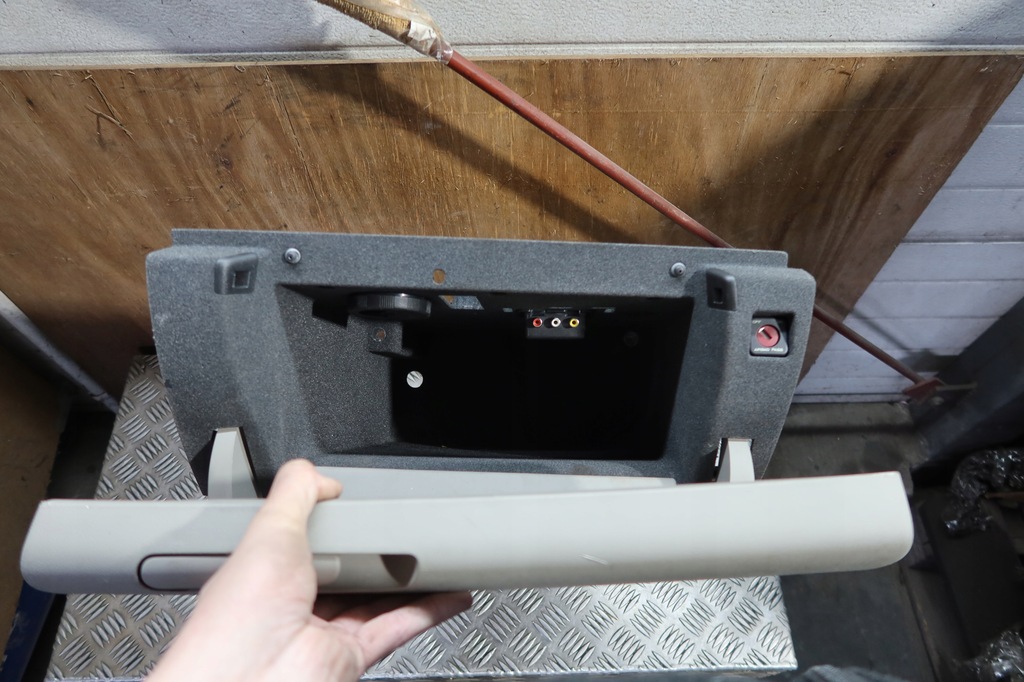 фото №9, Бардачок пасажира c5 iii x7 sedan