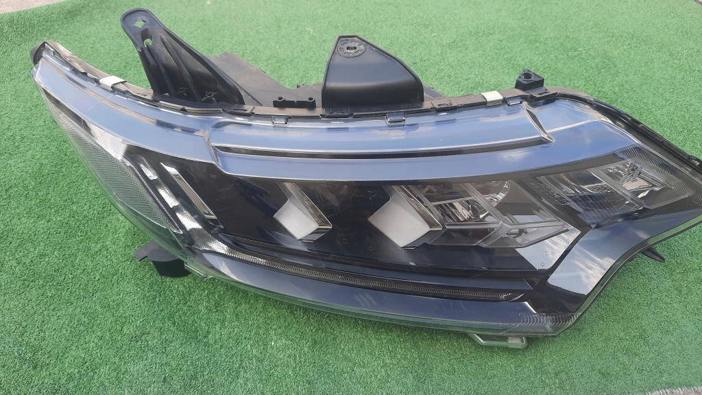 Mitsubischi outlander рестайлінг  full led фара комплект Ціна
