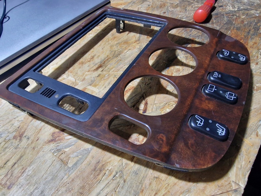 Рамка средняя декоративная  mercedes w163 ml a1636808136 в Украине