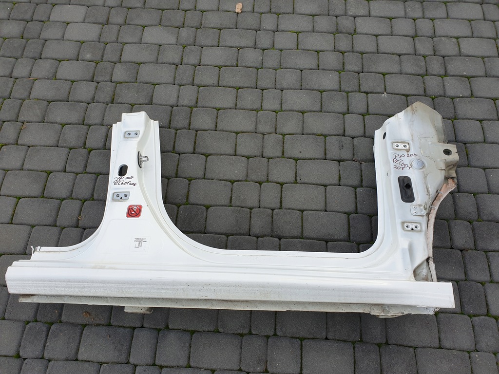 фото №3, Блок двигателя порог четверть peugeot 208 2014-