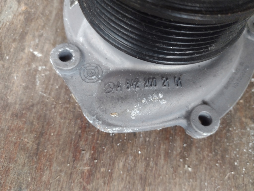 Насос води mercedes gle coupe 350 cdi Доставка