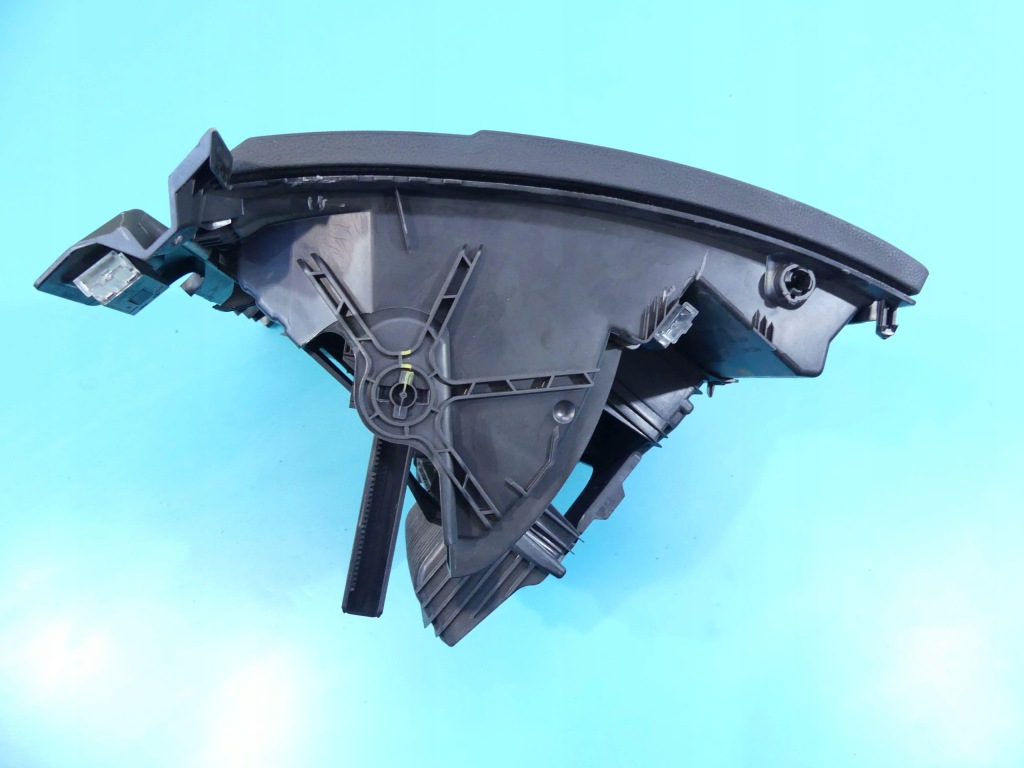 фото №8, Бардачок пасажира vw passat b8 europa