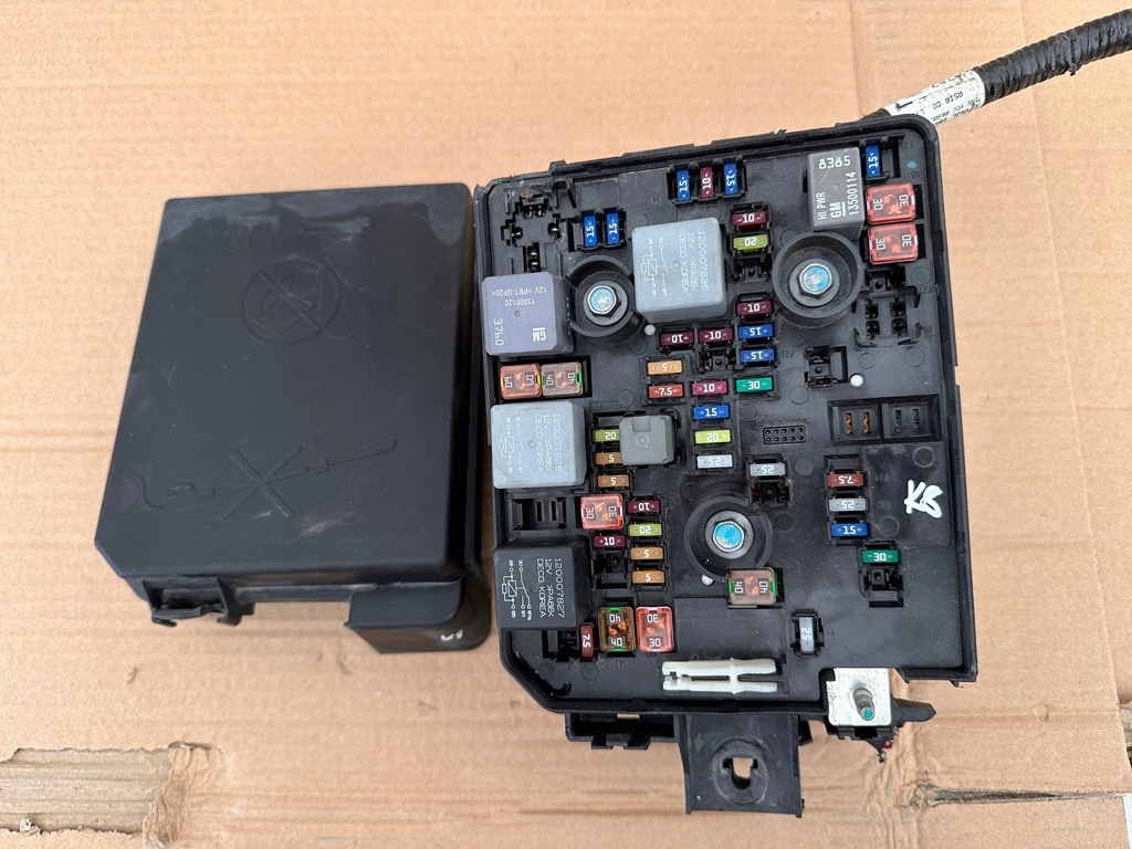 фото №1, Коробка запобіжників opel mokka a 94520915