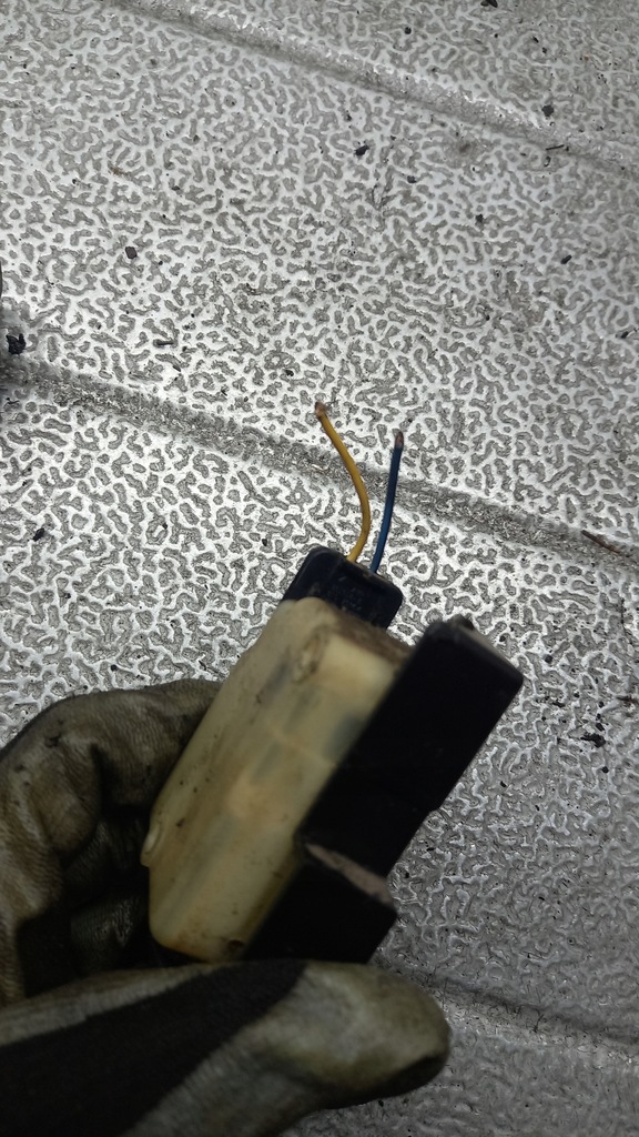 фото №4, Привід кришка заливної volvo s60 02r 9483311