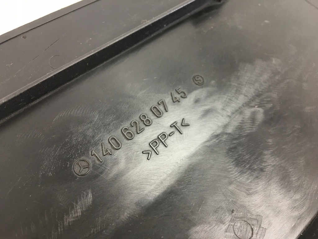 Защита заглушка лампы фара левая mercedes w140 1406280745 s-klasa Киев