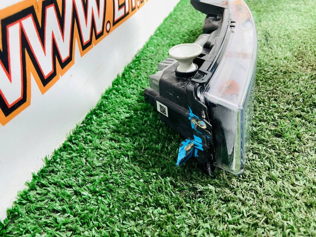 Фара противотуманный 2018 - правый range rover l405 jpla-15200-ae Доставка