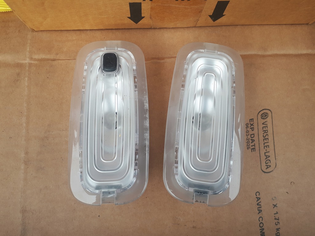 фото №1, Mercedes sprinter 907 910 лампа фонари освещение салона комплект