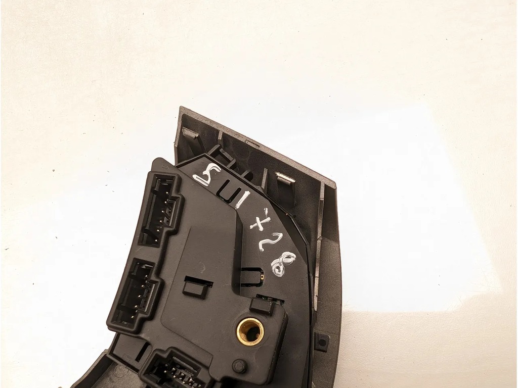 фото №7, Jaguar xf перемикач / кнопка керма 2008 седан 4/5dr 08-15 2.7 d