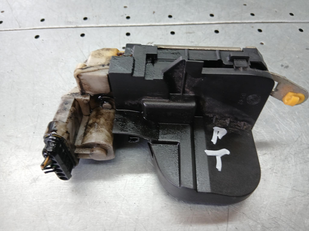 Купить Замок правый задний  alfa romeo 147 1.9jtd 03r 4pin