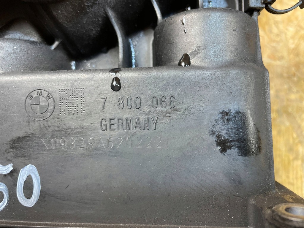 фото №10, Корпус основание фильтра масла радиатор bmw 7 f01 f02 3.0d 7808437