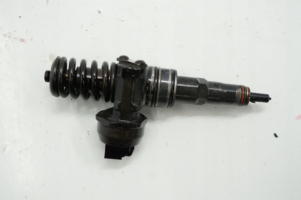 Купити Vw passat b6 06r насос-форсунка 1.9tdi 038130073ag
