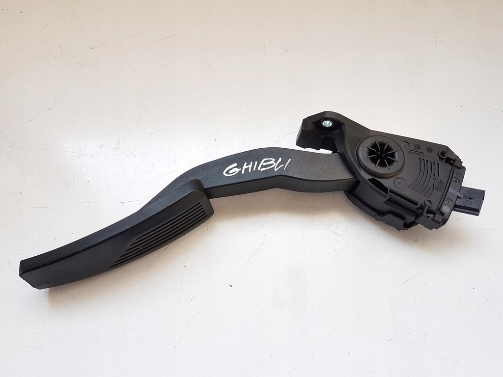 фото №1, Педаль газа rhd uk maserati ghibli m157 13-