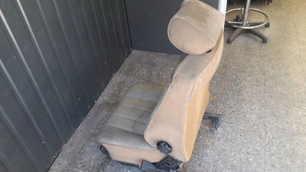 фото №10, Сиденье пассажира mercedes w124 жёлтый