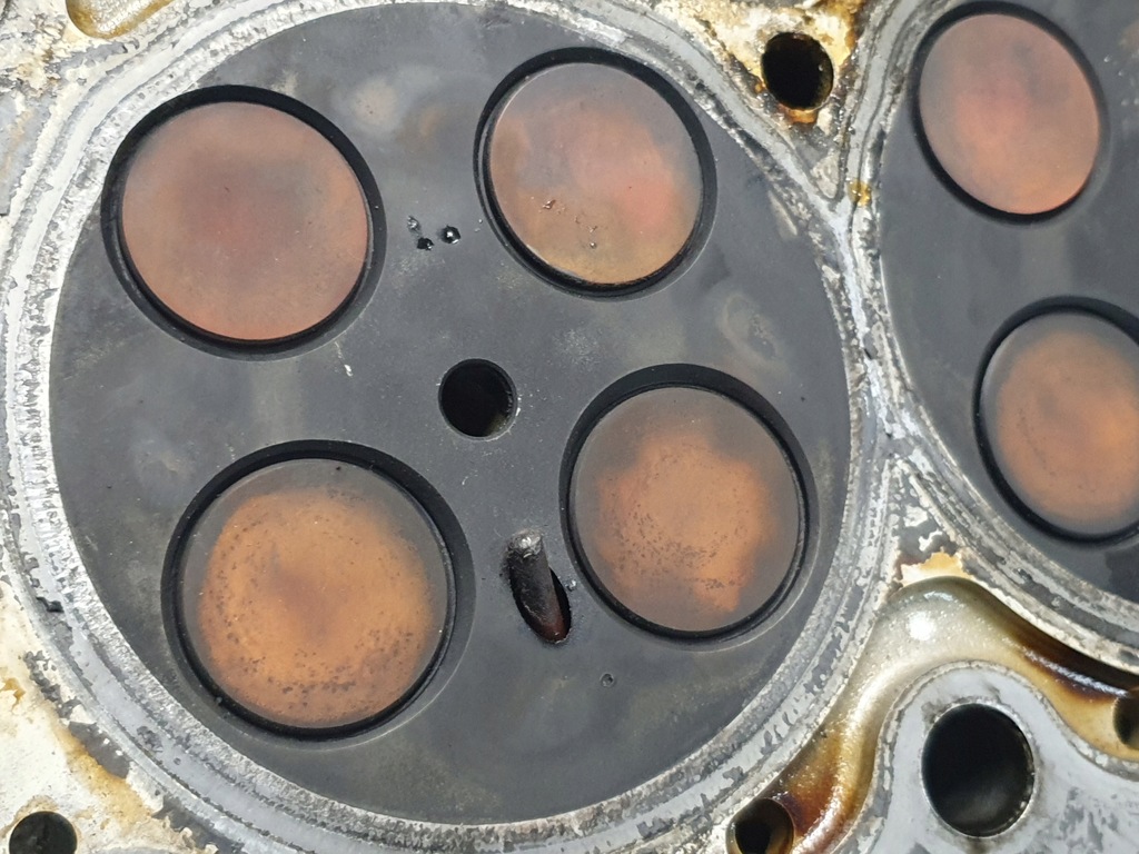 фото №9, Головка оригінальний номер 9682446510 citroen c5 iii 2.0hdi 10r.