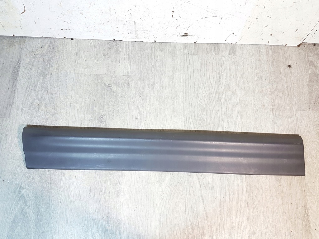 Купити Молдинг двері задній правий chrysler voyager 3