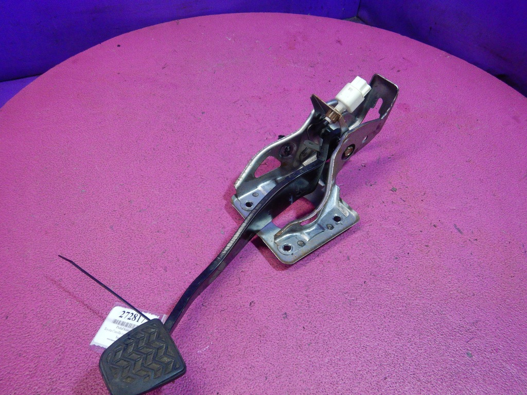 фото №1, Toyota corolla verso ii 2,0 d4d педаль гальма