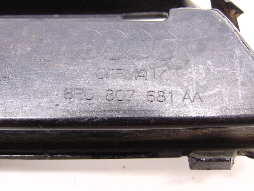 Купити Решітка бампера ліва audi a3 рестайлінг  8p0807681aa
