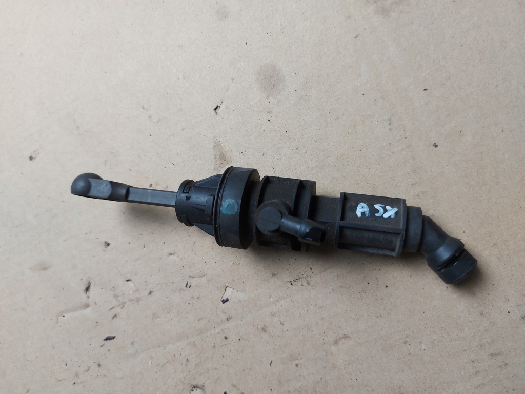 фото №1, Цилиндр сцепления помпа сцепления mitsubishi asx 1.8 did оригинальный номер eu