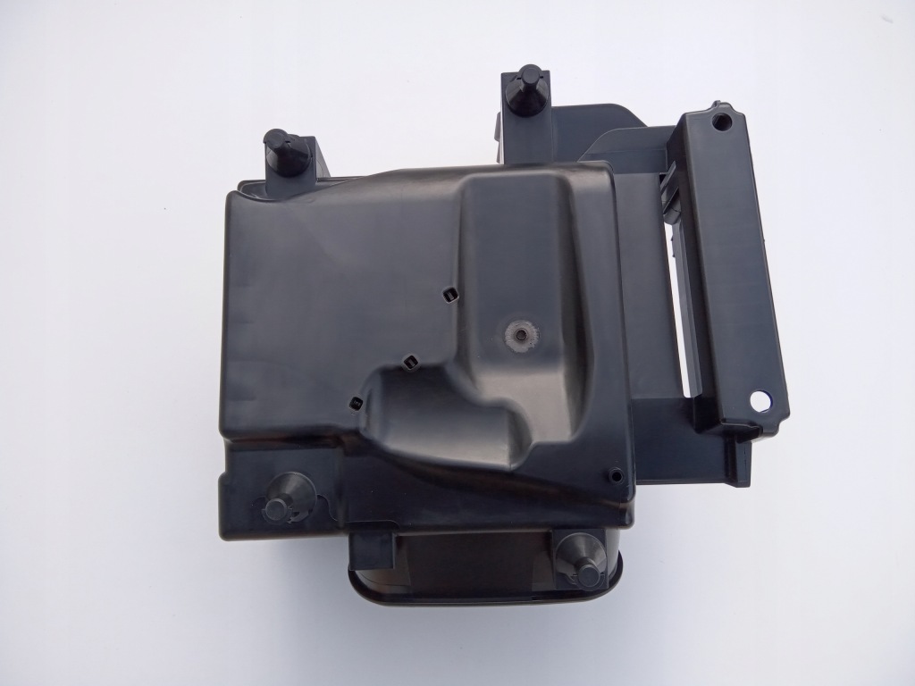 Корпус фільтр повітря infiniti q30 qx30 mercedes в Україні