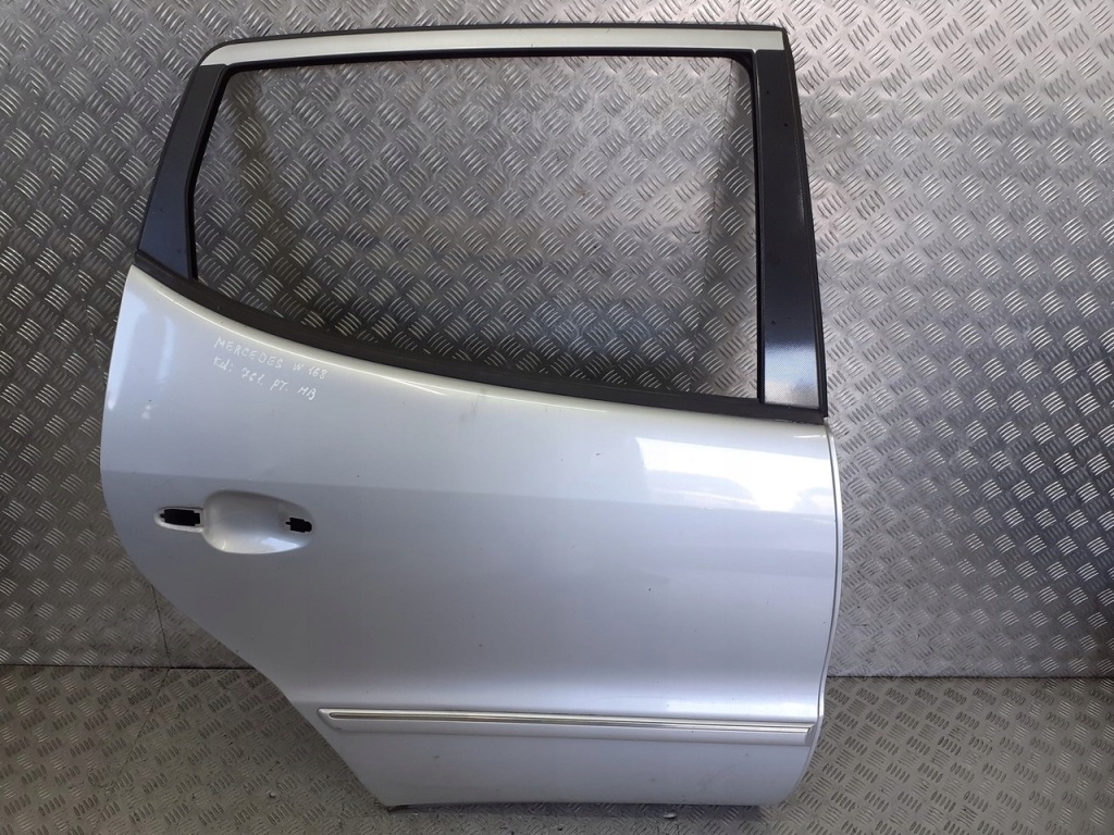 Купить Дверь правый задний  mercedes w168 761