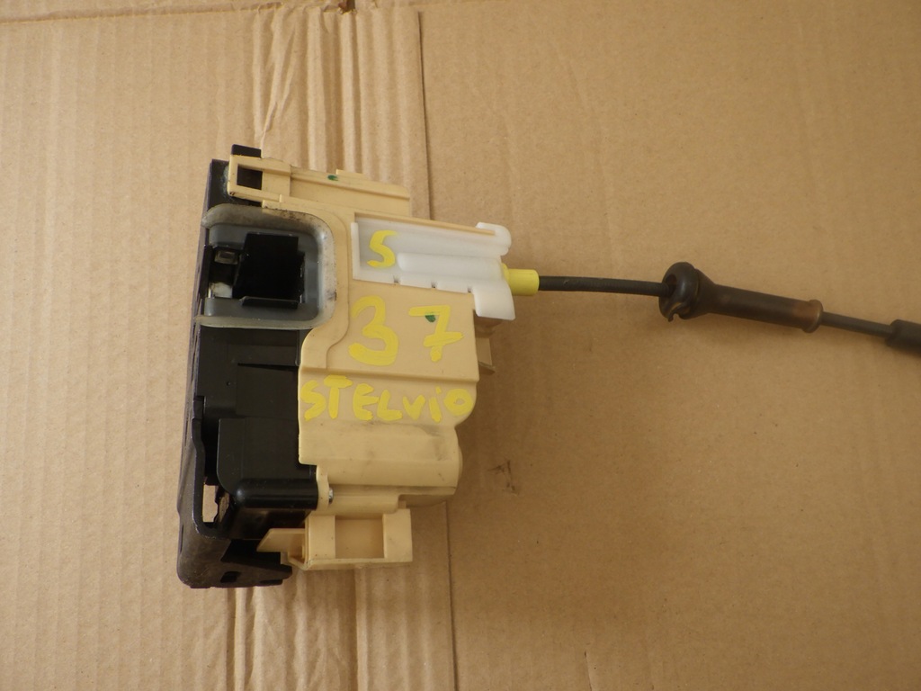 фото №1, Alfa romeo stelvio замок дверь перед левый 50535378