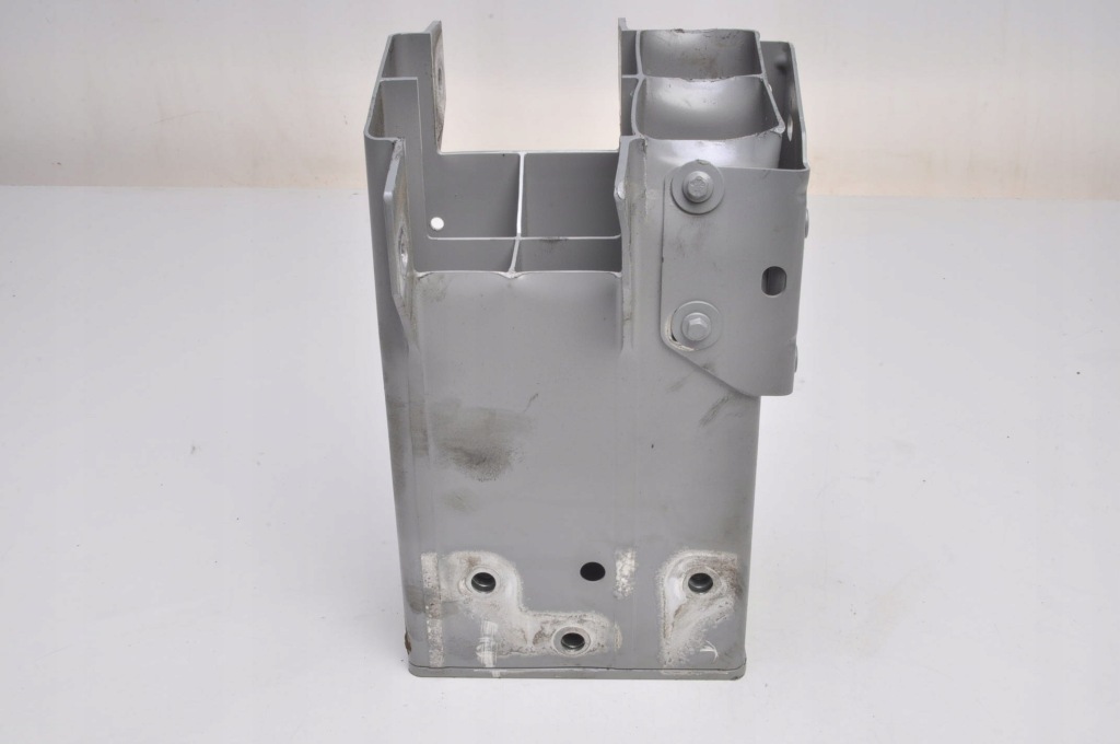 Купити Volvo xc60 ii кронштейн зона деформації ліва 32377065