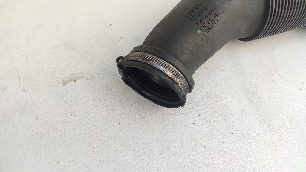 фото №2, Audi a6 c7 труба воздухозаборник воздуха 059129615l