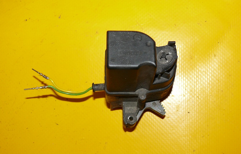 фото №1, Моторчик зеркало правый перед mercedes w140 lift