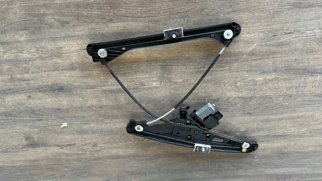 Купить Подъемник стекло левый перед opel grandland 9830320880