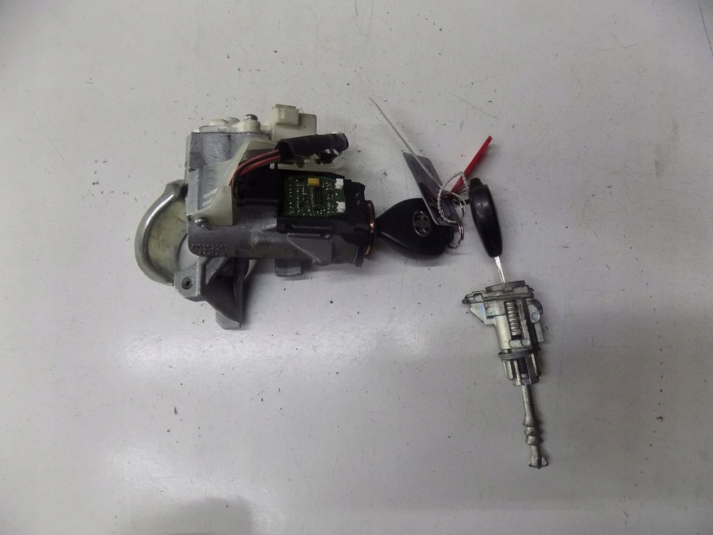 фото №6, Toyota auris i замок зажигания ключи вкладка