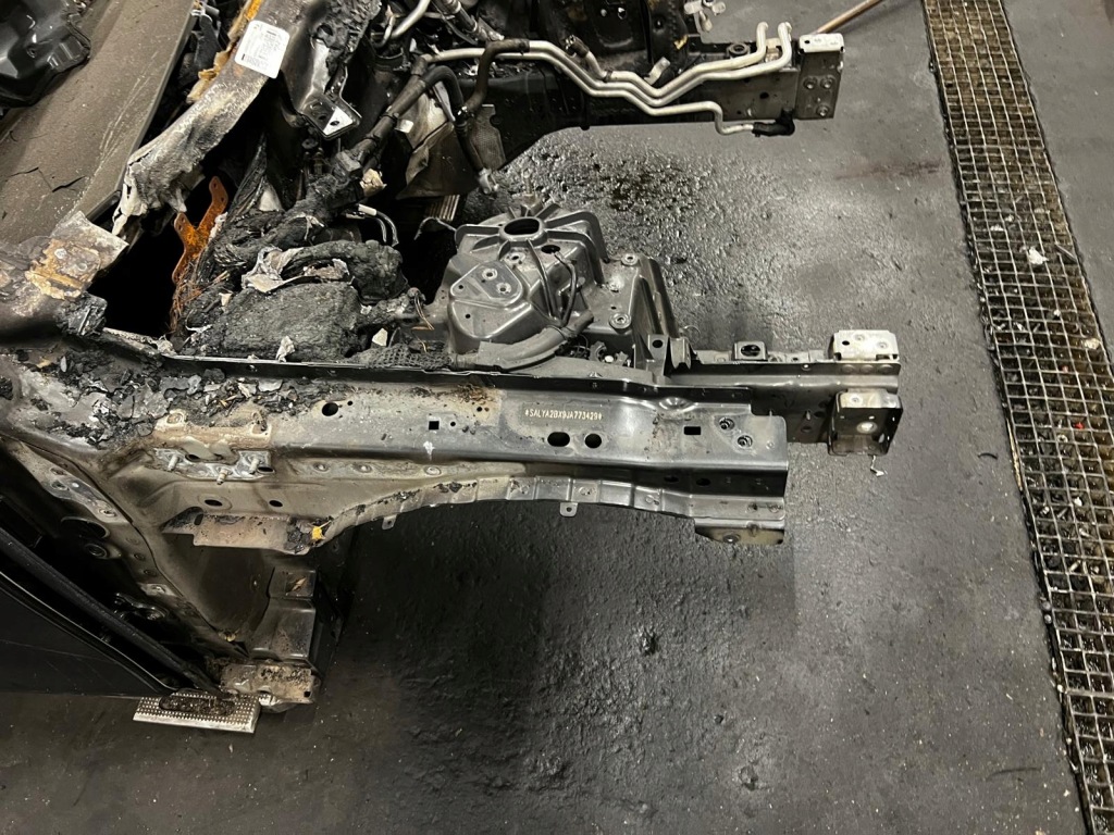 фото №1, Правый перед четверть лонжерон подкрылок порог range rover velar l560