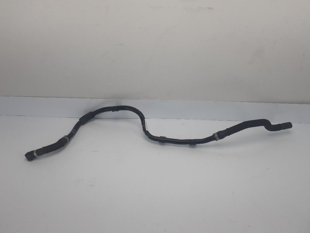 фото №1, Пабтрубок  воды шланг bmw i8 7640843030