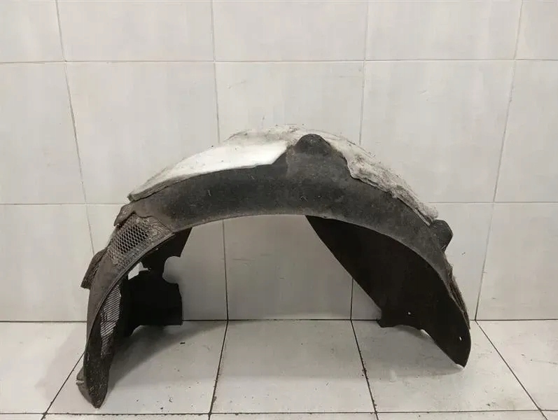 Ferrari ff f151 підкрилок задні праве пластиковий 84055400 захист руху колеса t Ціна