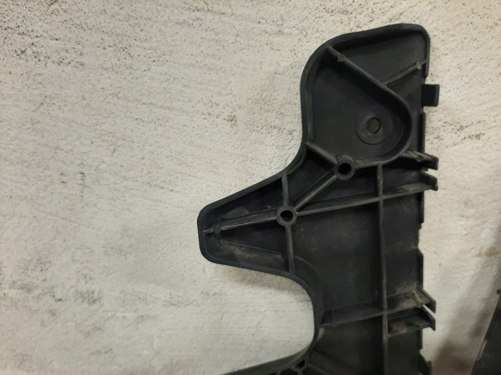 фото №9, Audi a6 c6 sed. напрямні бампера задня 4f5807454/453