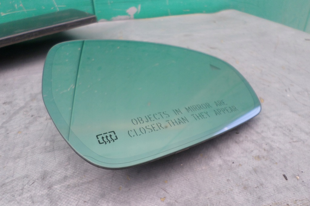 фото №1, Alfa romeo stelvio вкладыш зеркало правого фотохромный правый