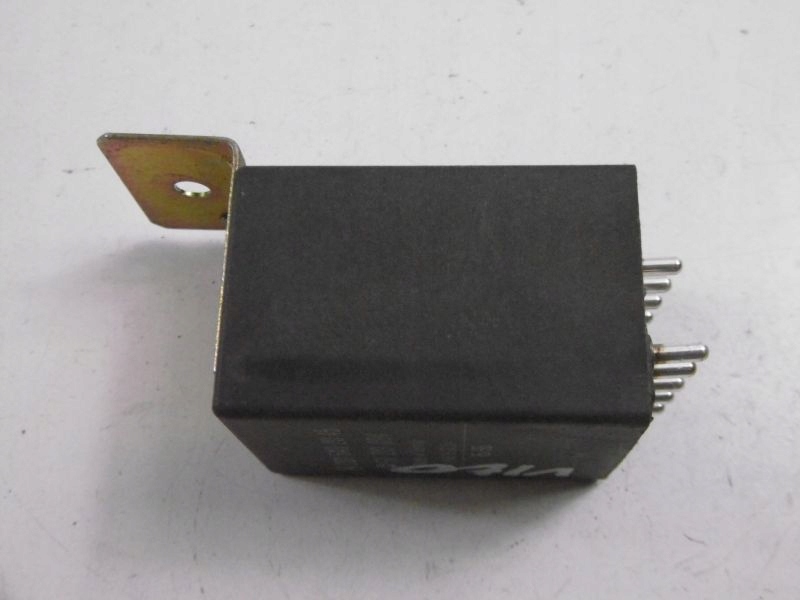 фото №9, Mercedes vito 1 w638 реле свеча 0015402045