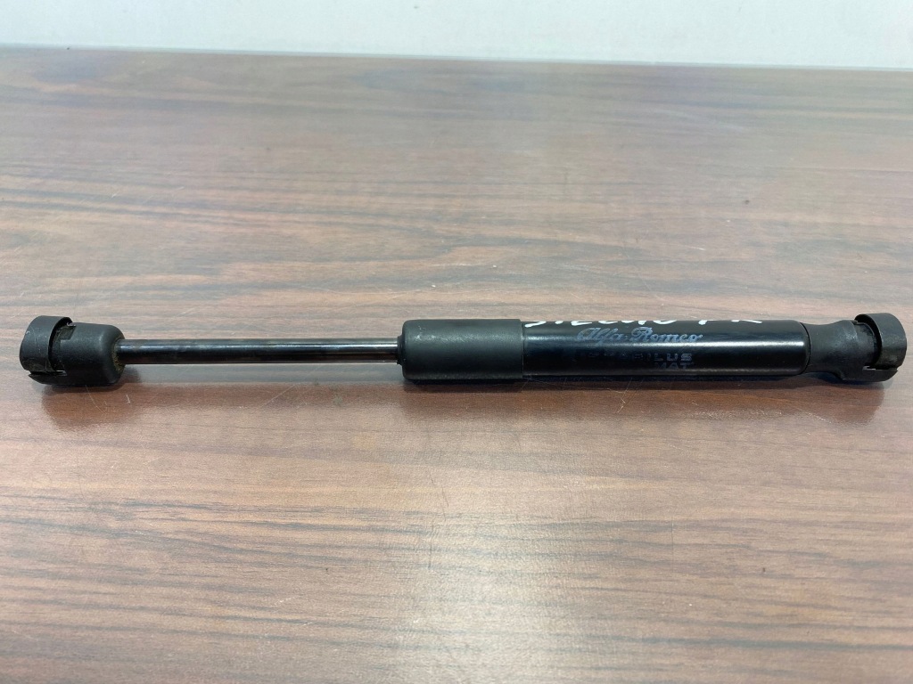 Купити 2019 alfa romeo stelvio привід капот